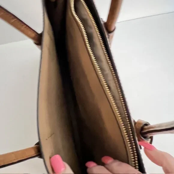 Michael Kors Croc Embossed Leather Adjustable Handbag Crossbody - Picture 7 of 16